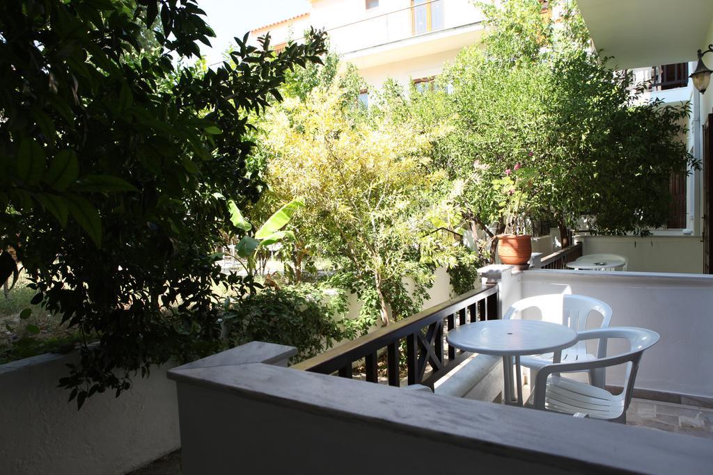 Hotel Angeliki Ирайон Екстериор снимка