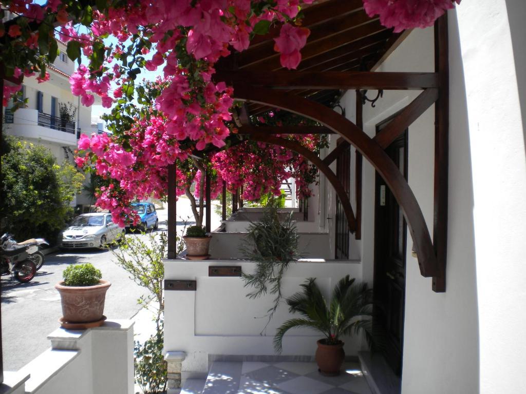 Hotel Angeliki Ирайон Екстериор снимка